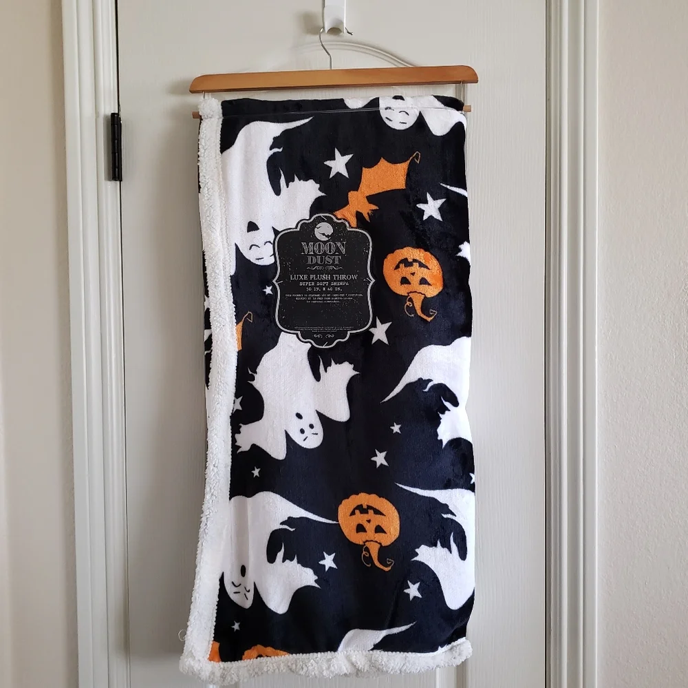 Halloween Ghost, Pumpkin, Bats Black Plush Sherpa Throw Blanket 50x60 NWT